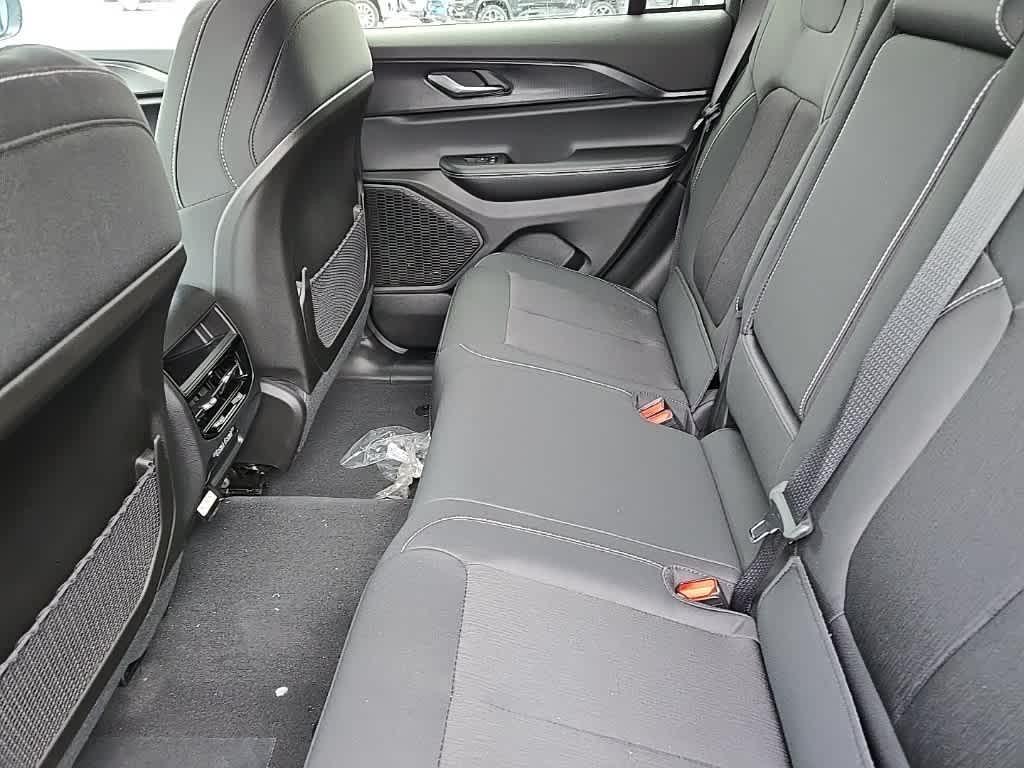 new 2025 Jeep Grand Cherokee car, priced at $41,572