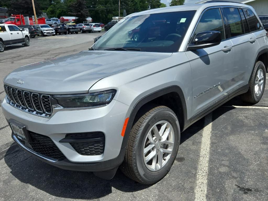 new 2025 Jeep Grand Cherokee car, priced at $38,602