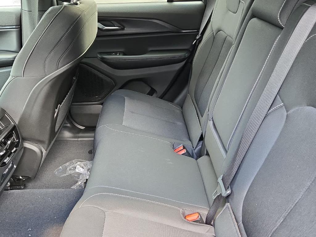 new 2025 Jeep Grand Cherokee car, priced at $38,602