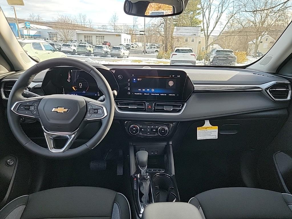 new 2025 Chevrolet TrailBlazer car, priced at $30,330