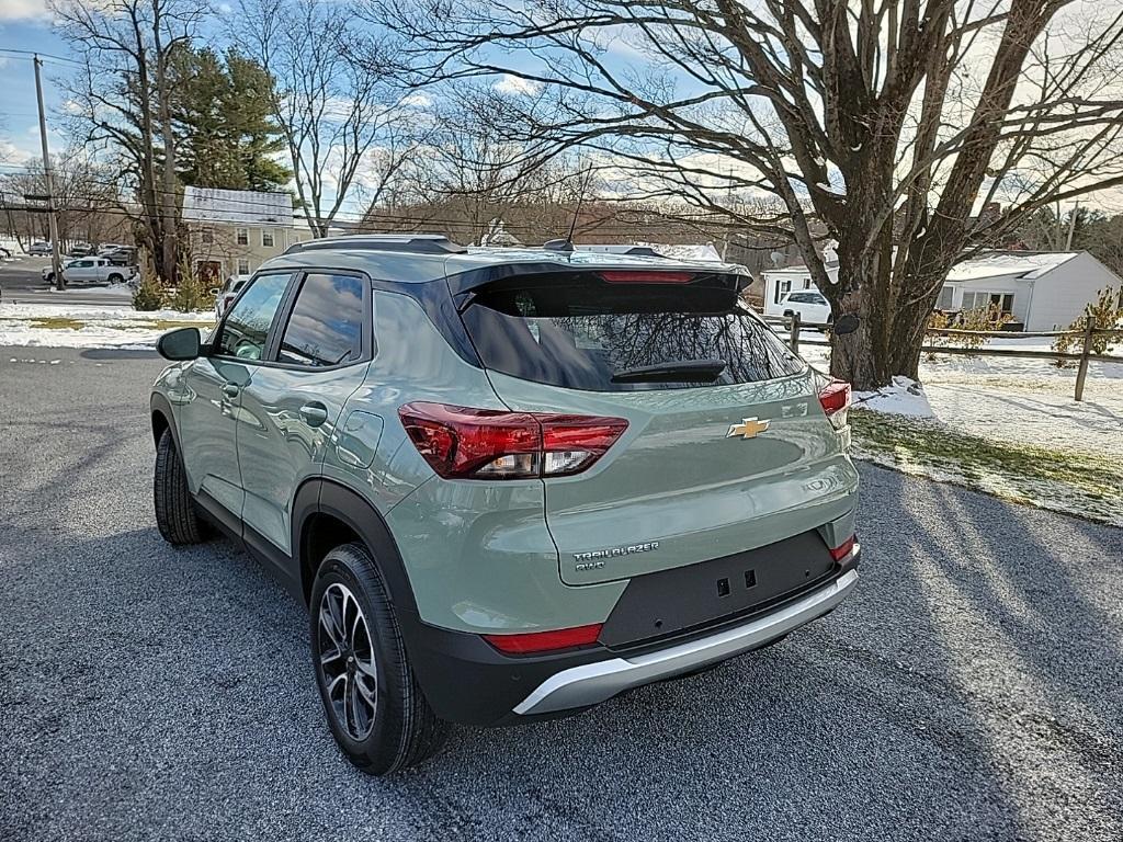 new 2025 Chevrolet TrailBlazer car, priced at $30,330