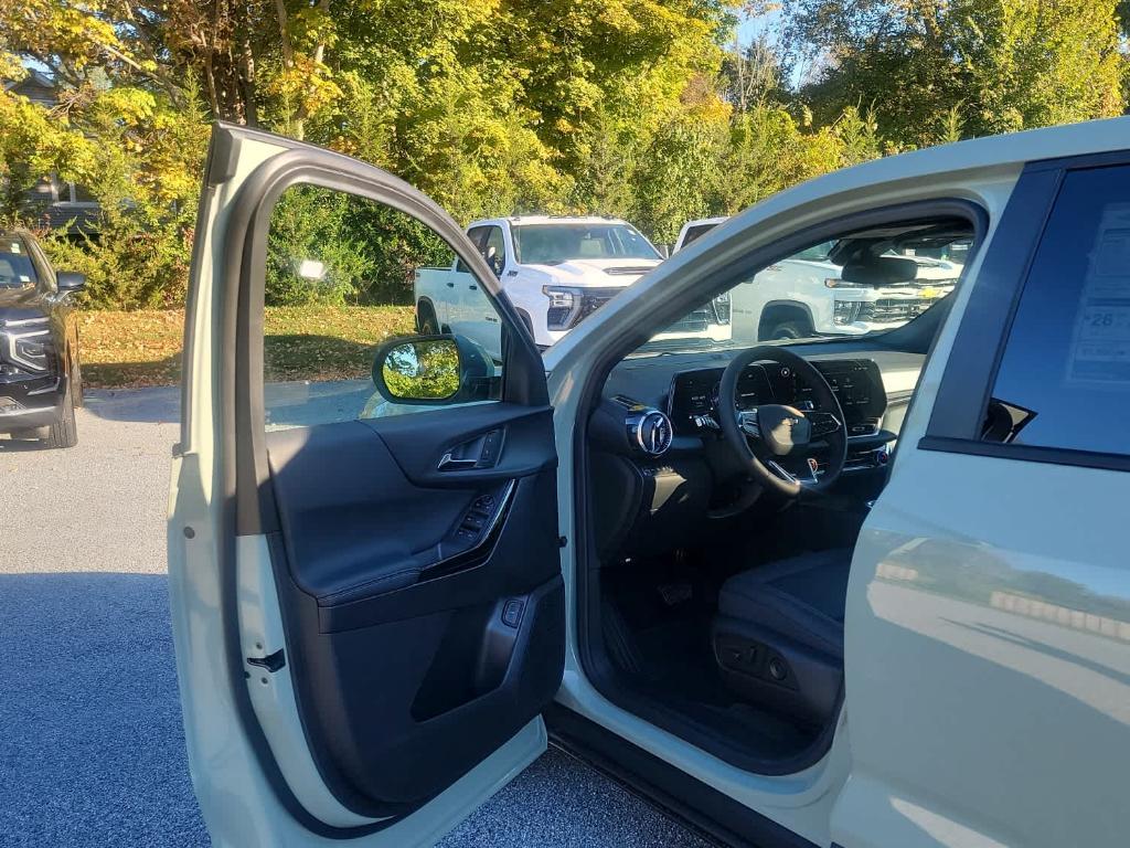 new 2026 Chevrolet Equinox car, priced at $34,810