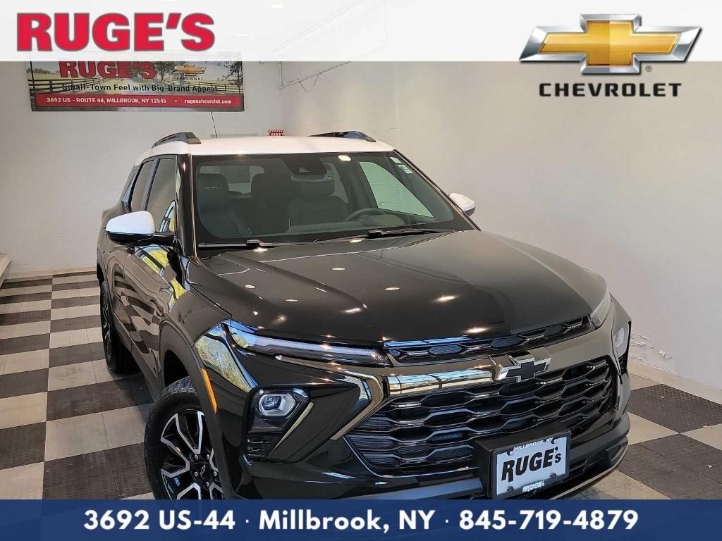 used 2025 Chevrolet TrailBlazer car, priced at $29,999