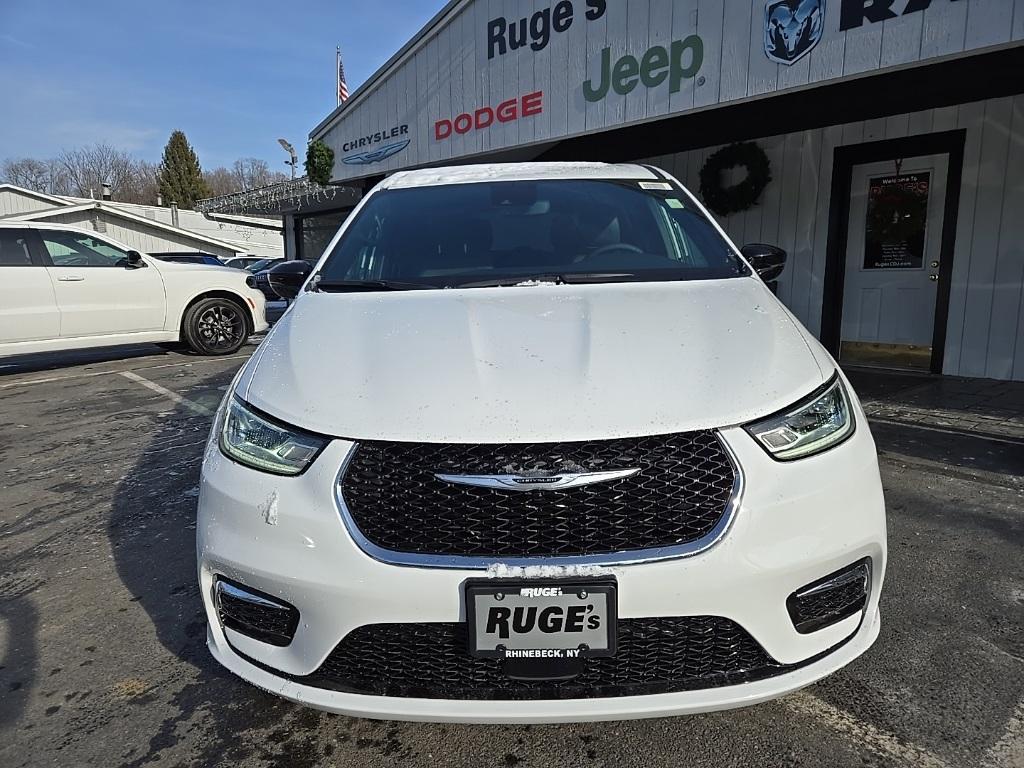 new 2025 Chrysler Pacifica car, priced at $41,145