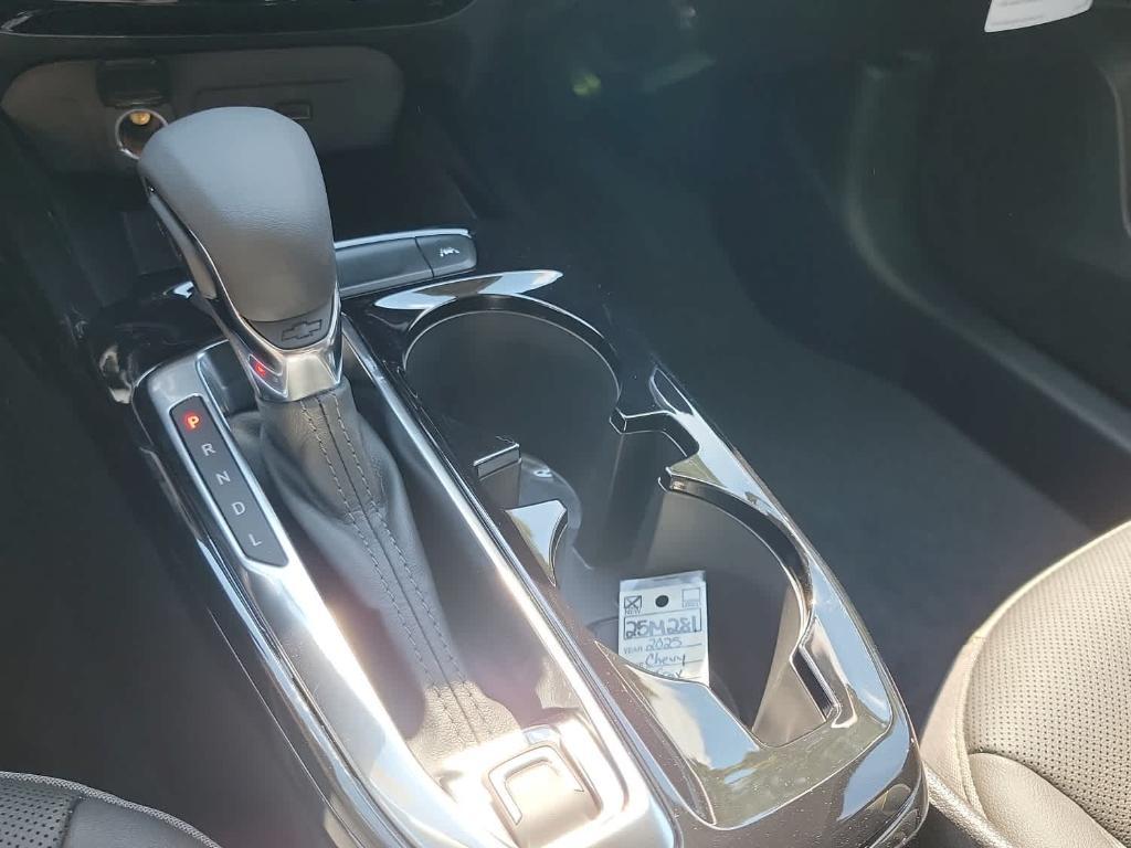 new 2025 Chevrolet Trax car, priced at $26,160