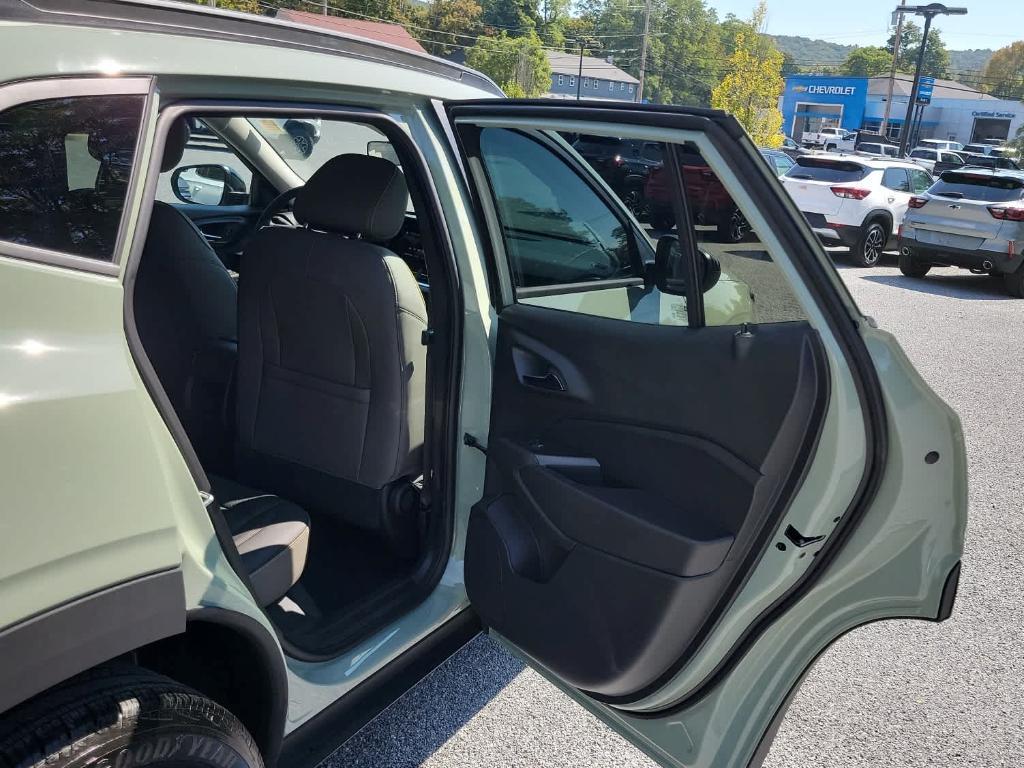 new 2025 Chevrolet Trax car, priced at $26,160