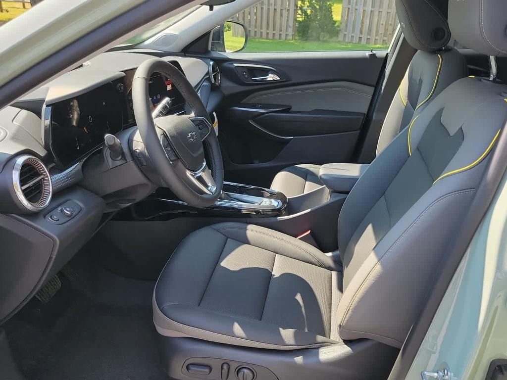 new 2025 Chevrolet Trax car, priced at $26,160