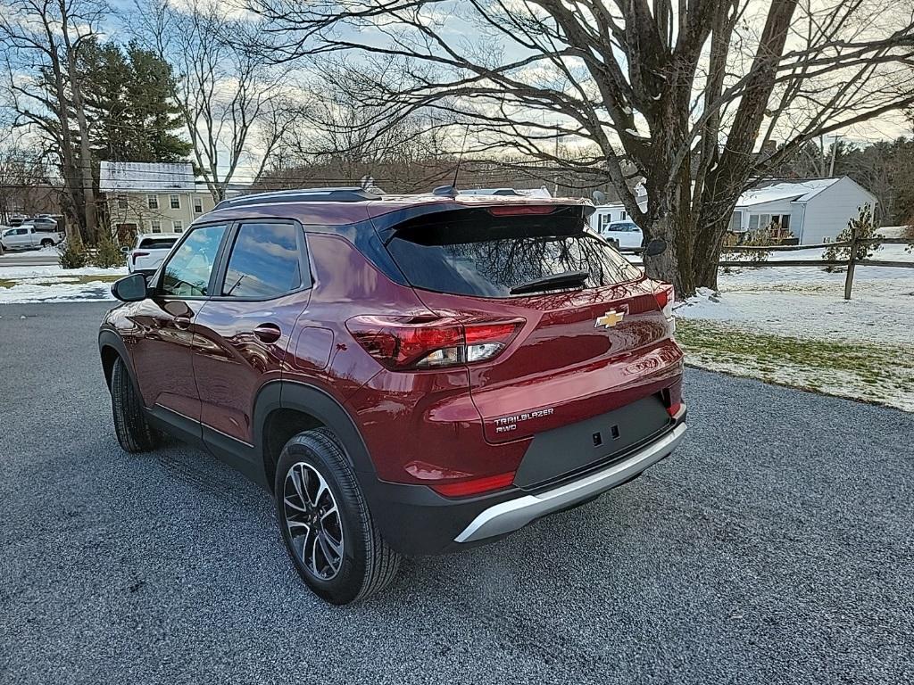 new 2025 Chevrolet TrailBlazer car, priced at $27,595