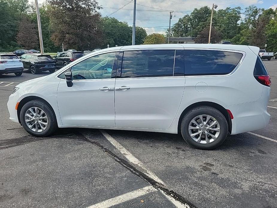 new 2024 Chrysler Pacifica car, priced at $42,069