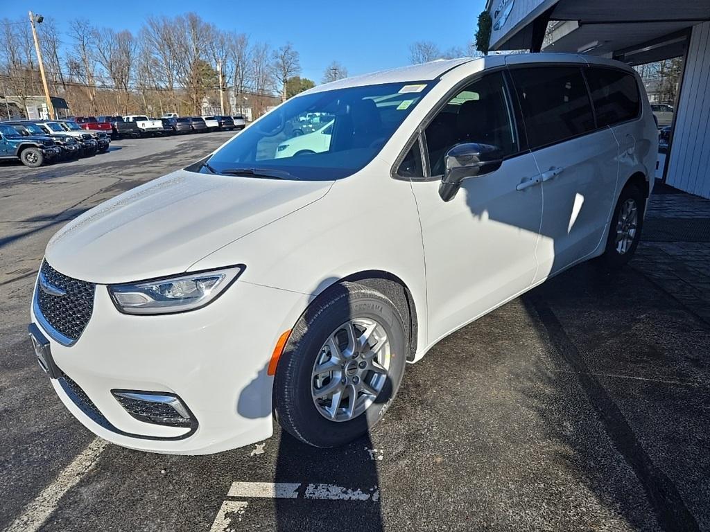 new 2025 Chrysler Pacifica car, priced at $41,145