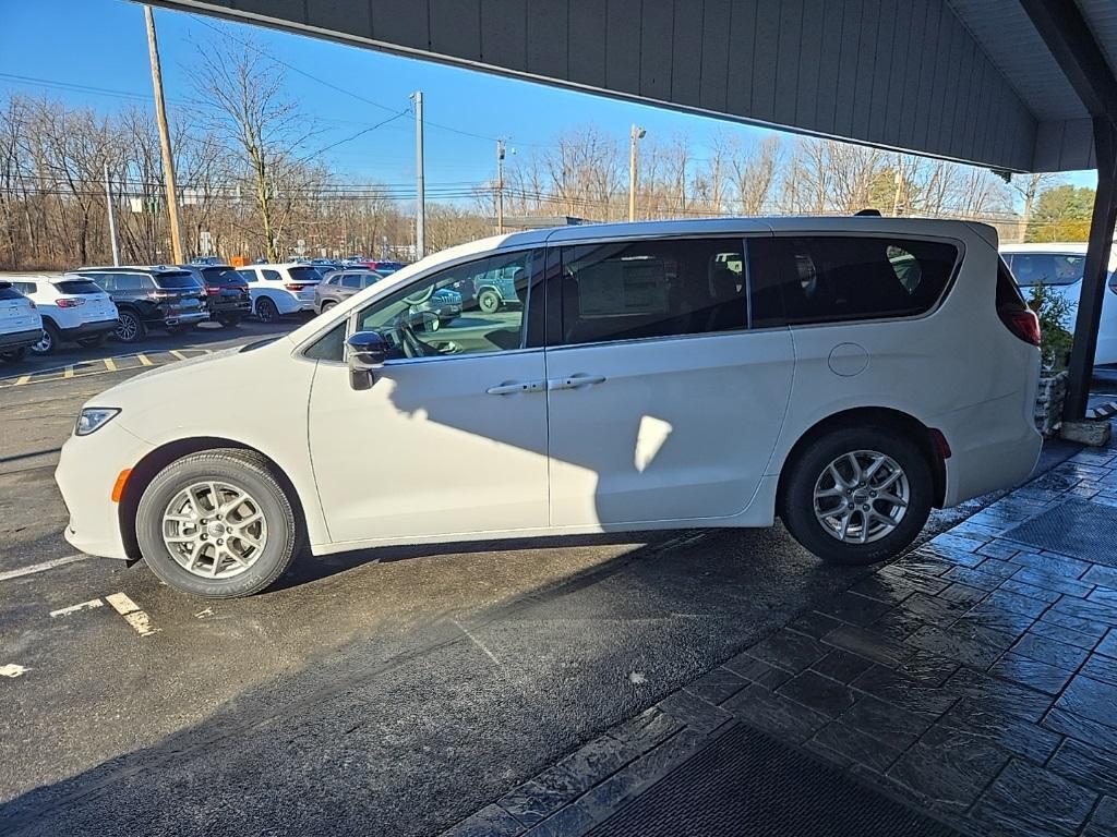 new 2025 Chrysler Pacifica car, priced at $41,145