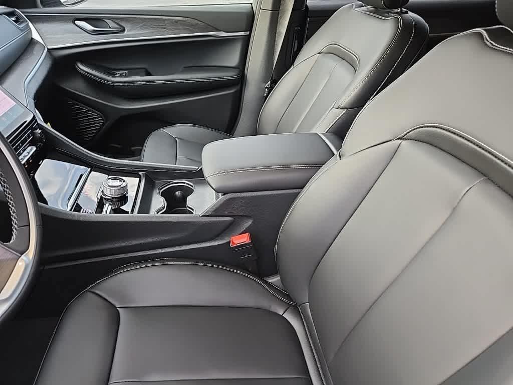 new 2025 Jeep Grand Cherokee L car, priced at $45,472