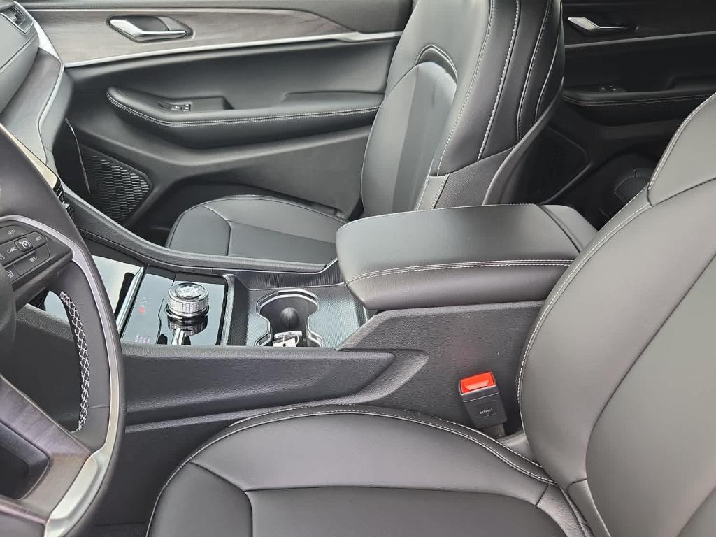 new 2025 Jeep Grand Cherokee L car, priced at $50,142