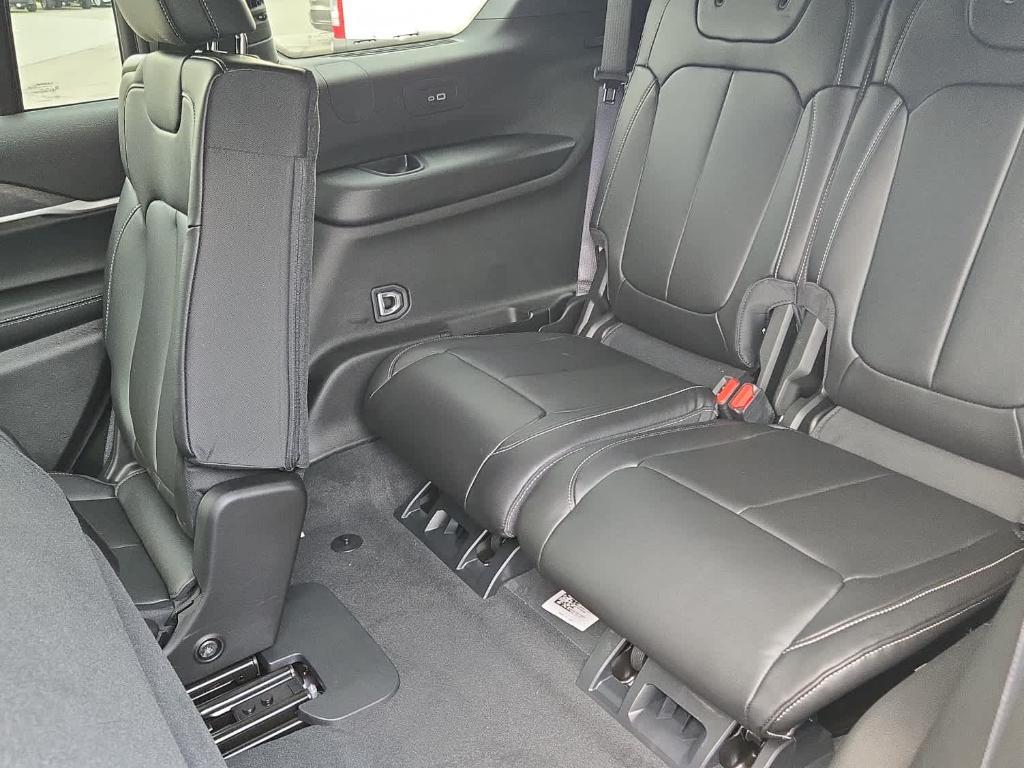 new 2025 Jeep Grand Cherokee L car, priced at $50,142