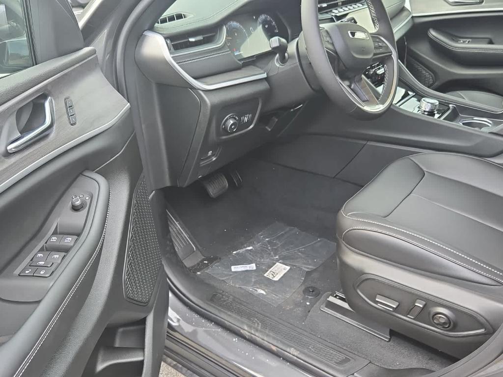 new 2025 Jeep Grand Cherokee L car, priced at $50,142