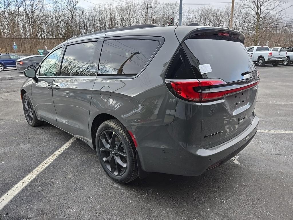 new 2025 Chrysler Pacifica car, priced at $53,980