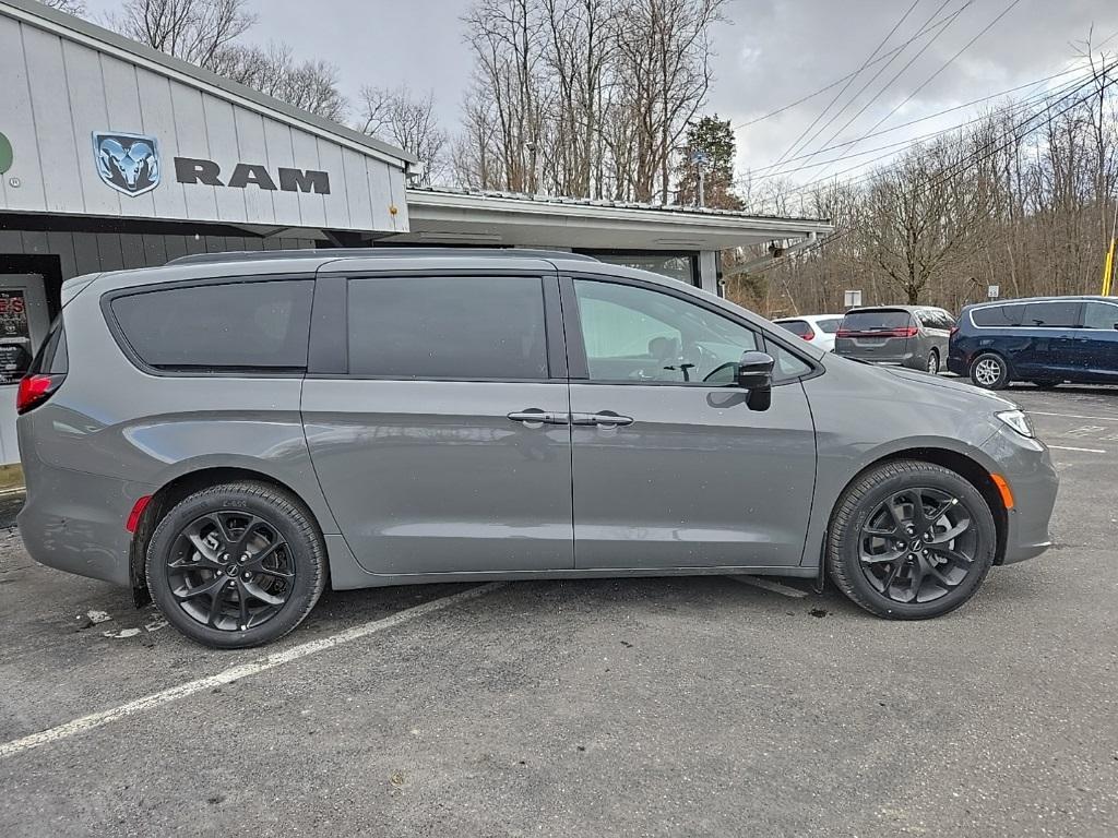 new 2025 Chrysler Pacifica car, priced at $53,980