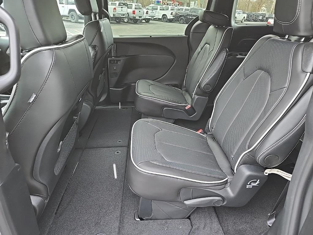 new 2025 Chrysler Pacifica car, priced at $53,980