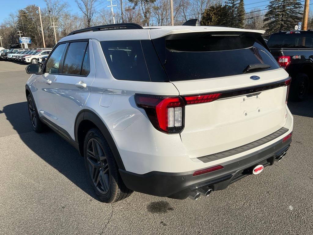 new 2025 Ford Explorer car