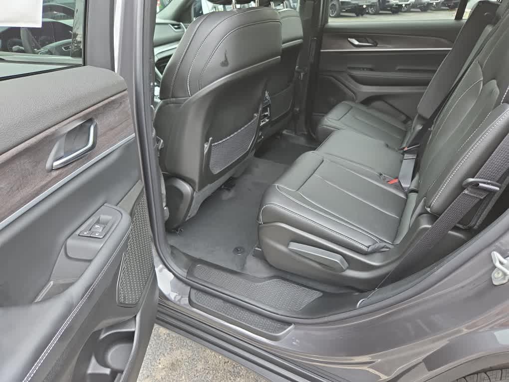 new 2025 Jeep Grand Cherokee L car, priced at $52,757