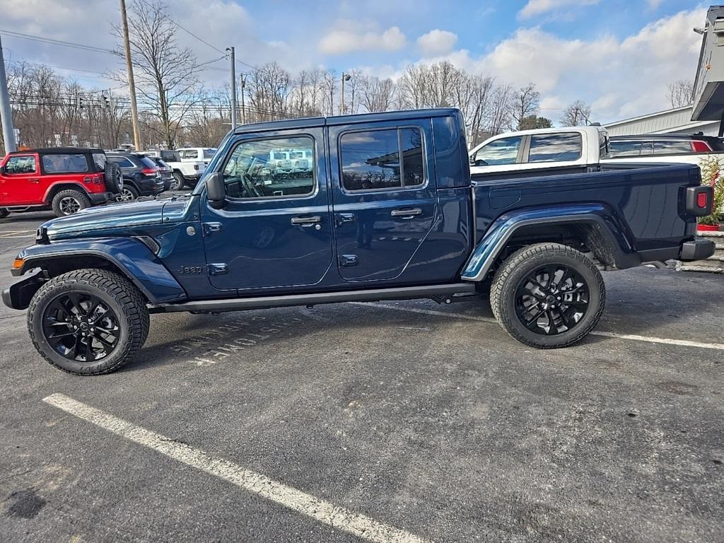 new 2025 Jeep Gladiator car