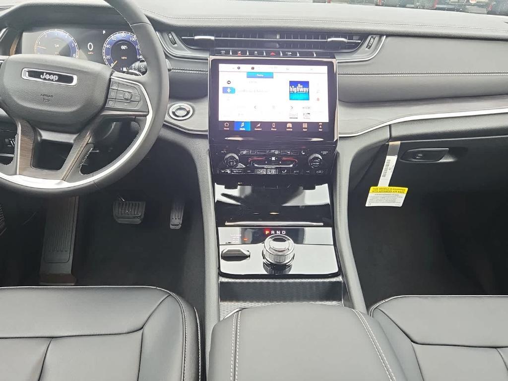 new 2025 Jeep Grand Cherokee car, priced at $50,910