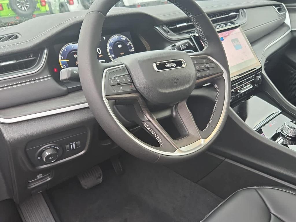 new 2025 Jeep Grand Cherokee car, priced at $50,910