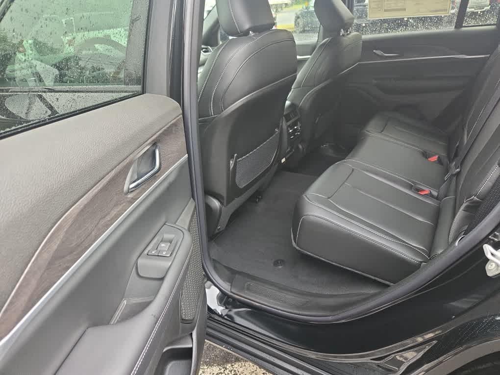 new 2025 Jeep Grand Cherokee car, priced at $50,910