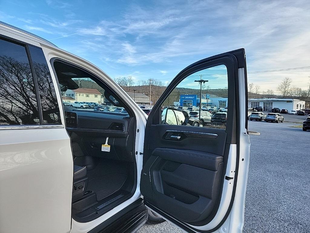 new 2025 Chevrolet Tahoe car, priced at $87,445