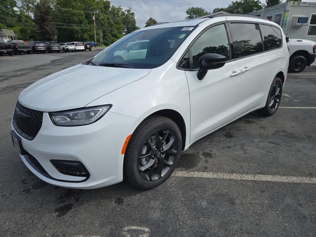 new 2026 Chrysler Pacifica car, priced at $50,900