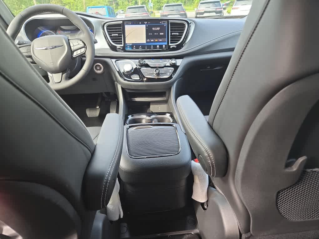 new 2026 Chrysler Pacifica car, priced at $50,900