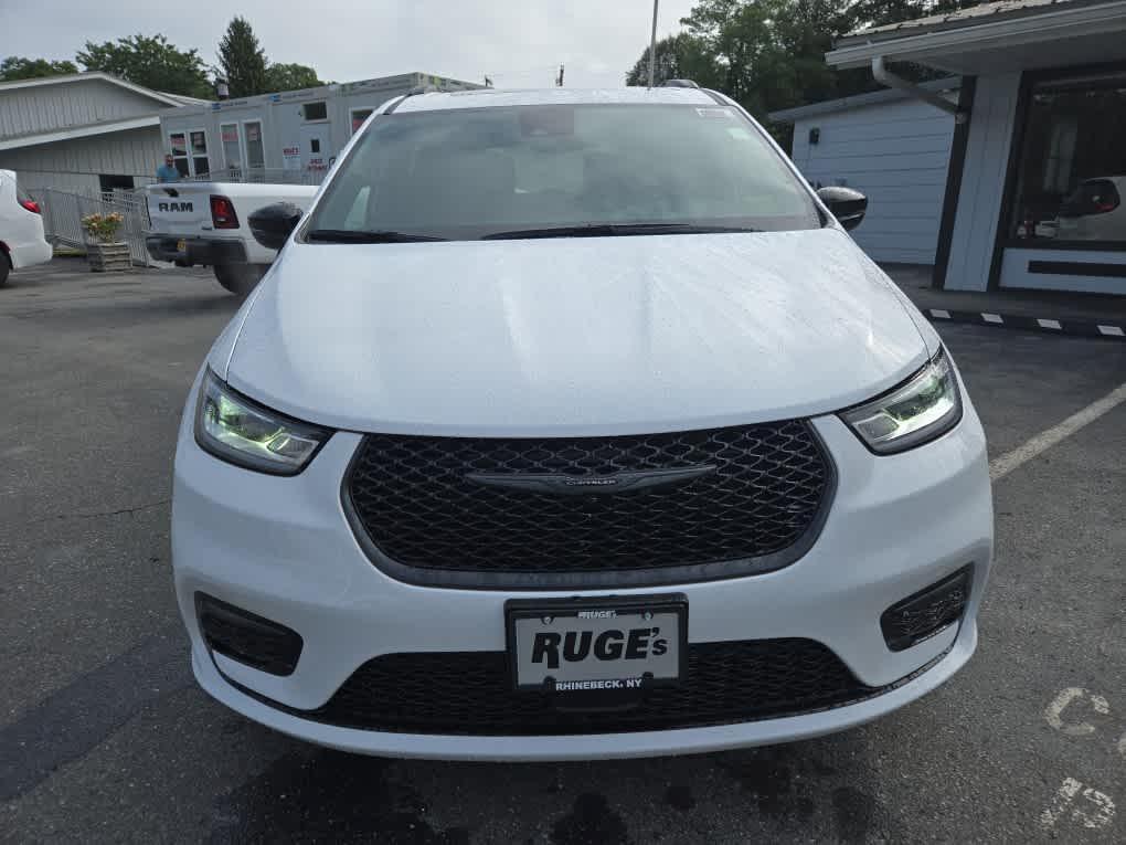 new 2026 Chrysler Pacifica car, priced at $50,900