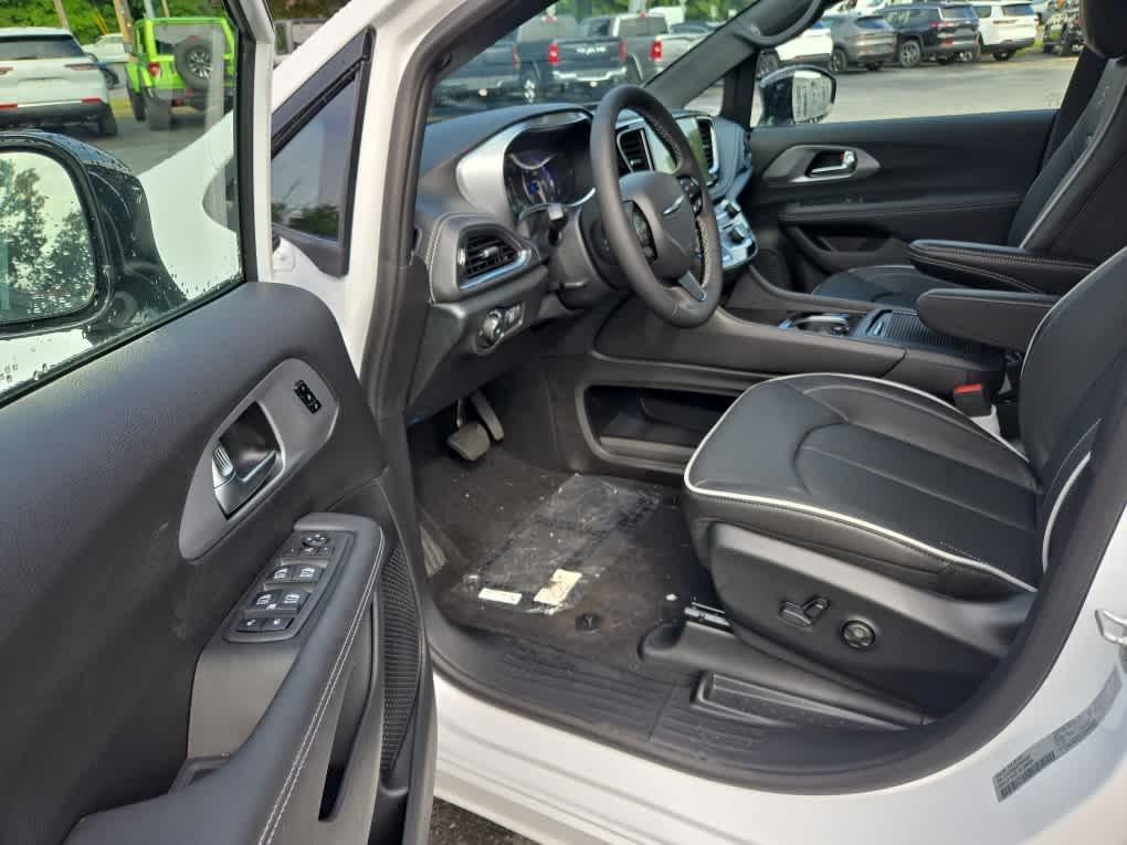 new 2026 Chrysler Pacifica car, priced at $50,900