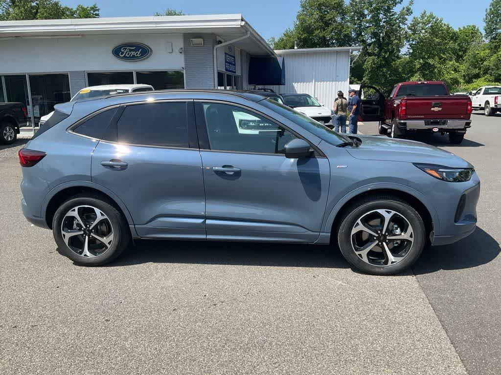 new 2025 Ford Escape car, priced at $39,575