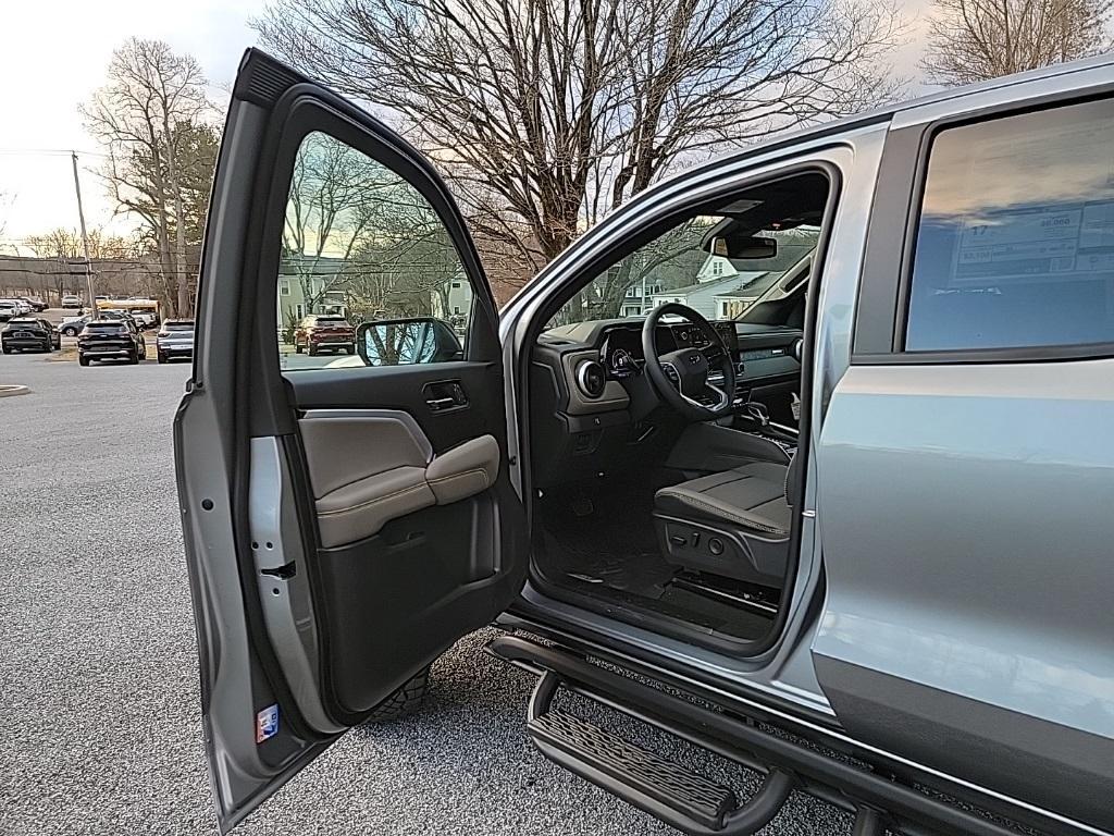 new 2025 Chevrolet Colorado car, priced at $53,970