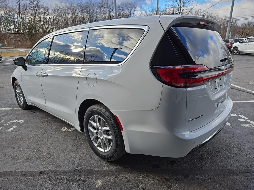 new 2025 Chrysler Pacifica car, priced at $41,125