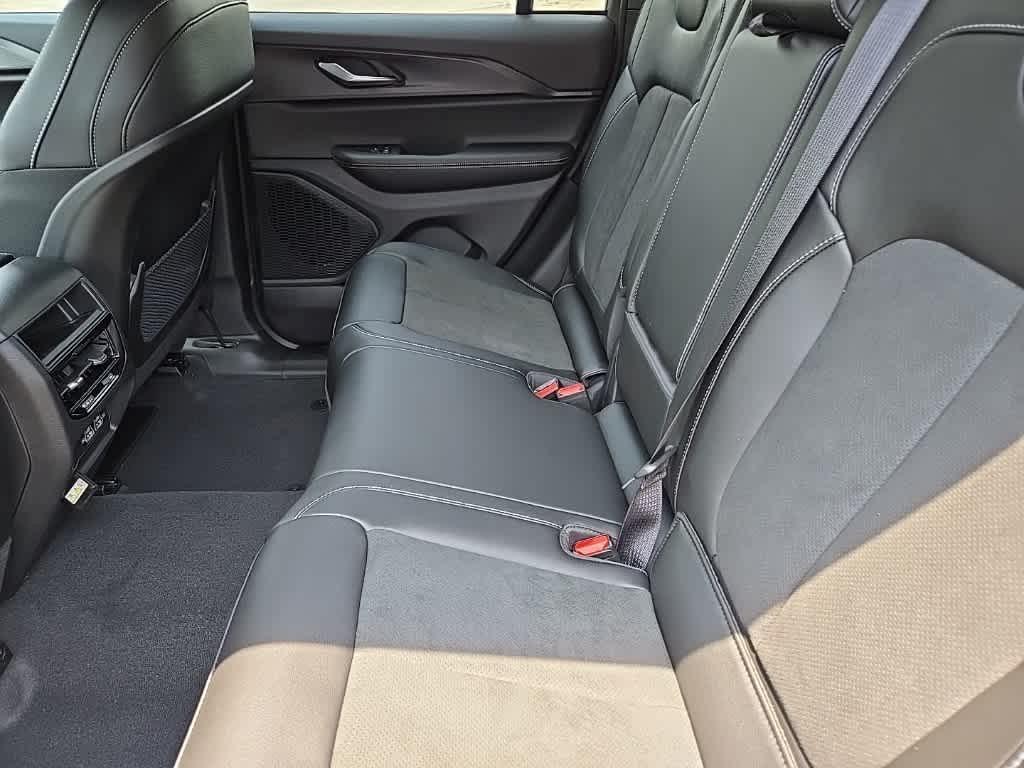 new 2025 Jeep Grand Cherokee car