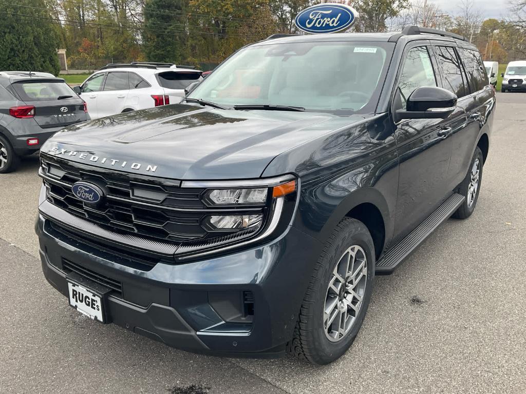 new 2025 Ford Expedition car, priced at $73,595