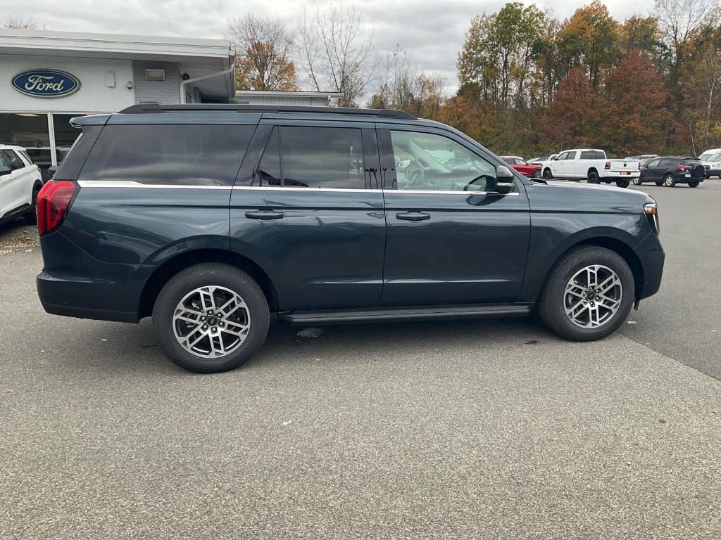 new 2025 Ford Expedition car, priced at $73,595