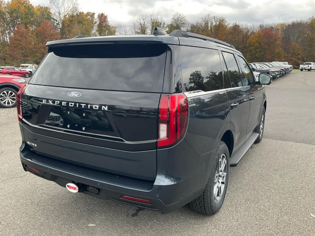 new 2025 Ford Expedition car, priced at $73,595