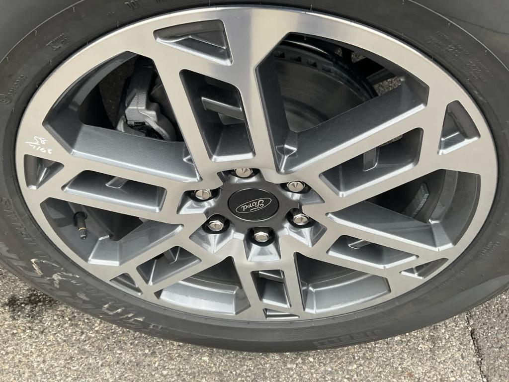 new 2025 Ford Expedition car, priced at $73,595