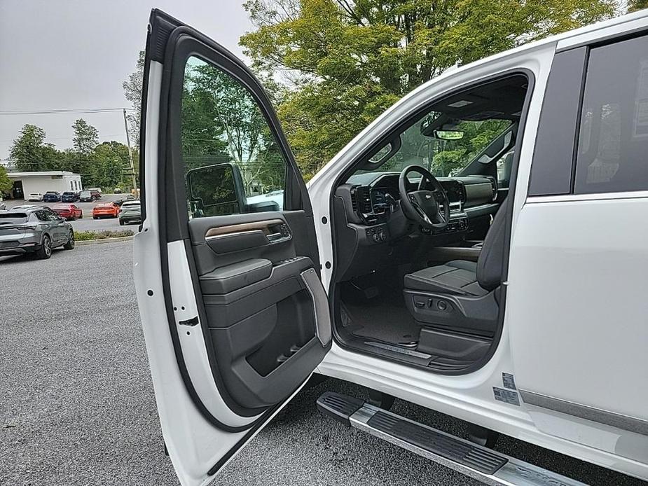 new 2025 Chevrolet Silverado 2500 car