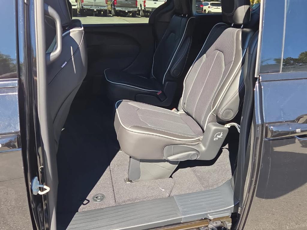new 2026 Chrysler Pacifica car, priced at $53,005