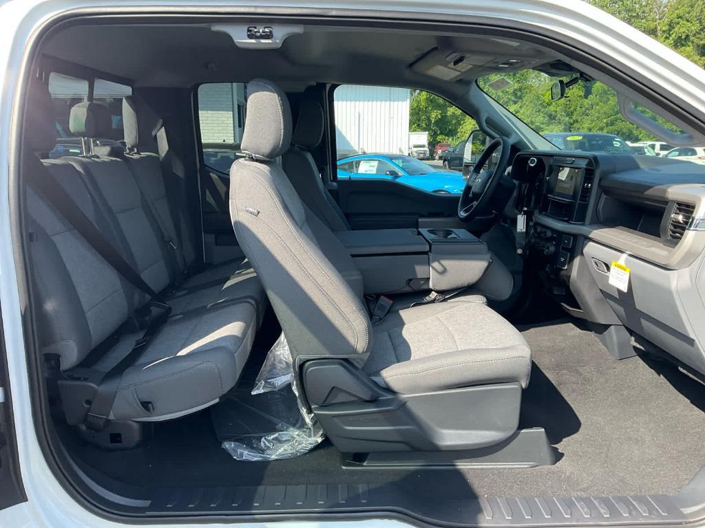 new 2025 Ford F-250 car, priced at $62,340