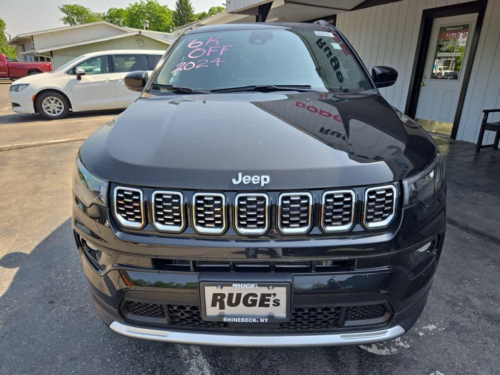 new 2024 Jeep Compass car, priced at $32,900