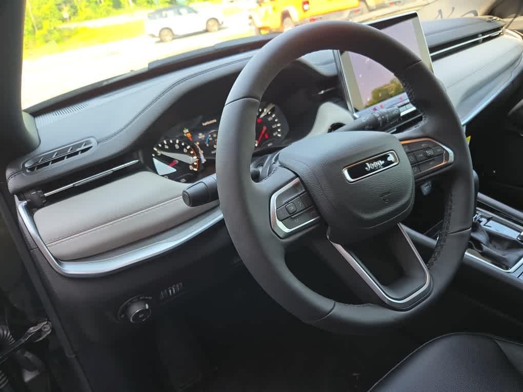 new 2024 Jeep Compass car, priced at $32,900