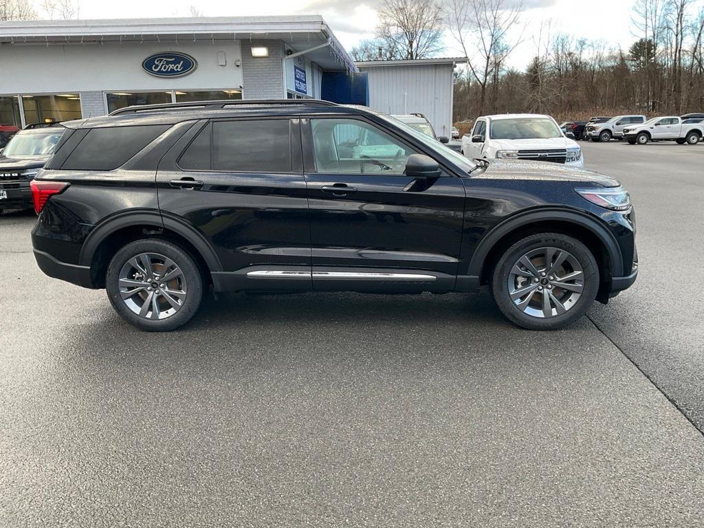 new 2025 Ford Explorer car