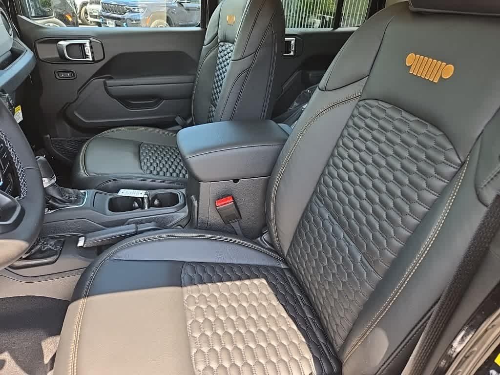 new 2025 Jeep Gladiator car