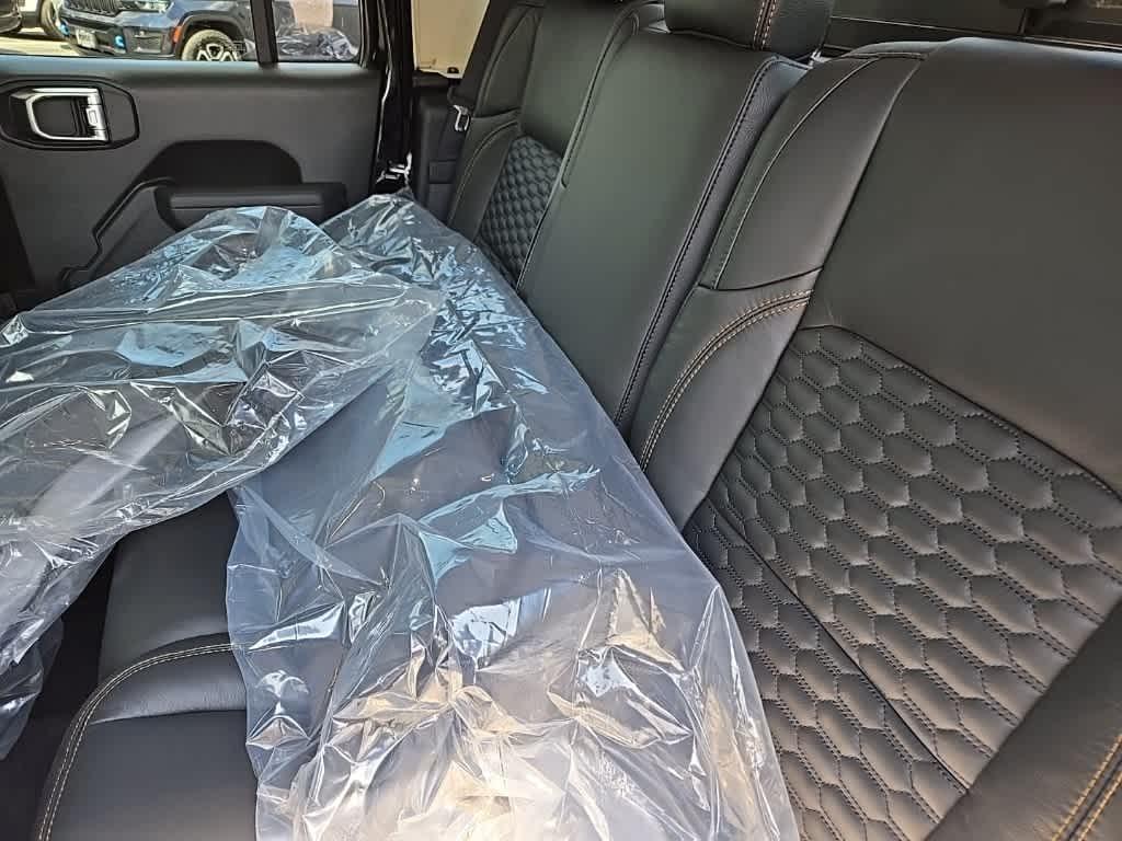 new 2025 Jeep Gladiator car