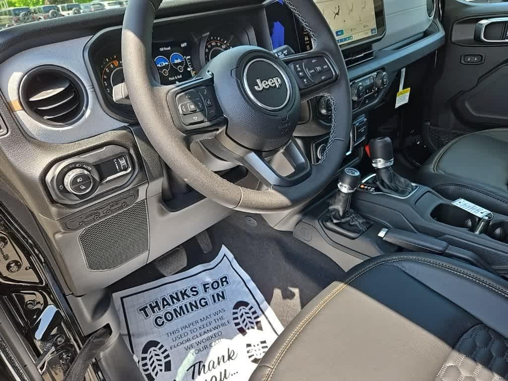 new 2025 Jeep Gladiator car
